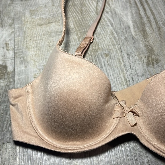 32B Victoria’s Secret Body by Victoria Praline lined Demi smooth Logo straps - Picture 3 of 14